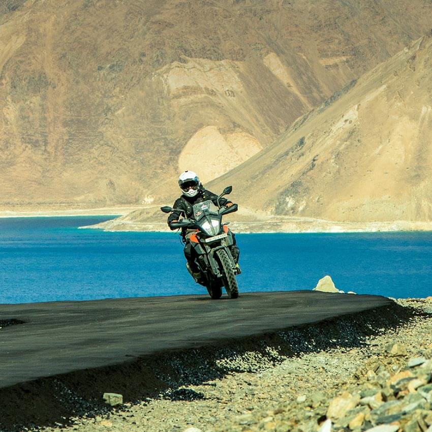 Ladakh lake trip by KTM Adventure 390