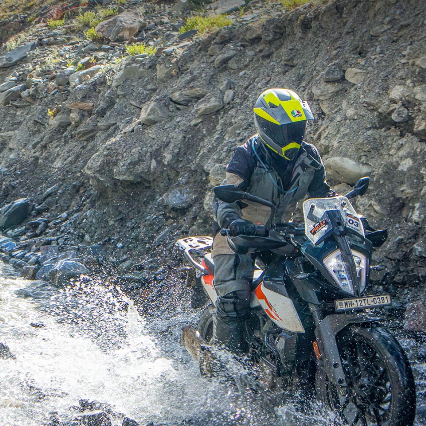KTM Adventure 390 ride to Ladakh river crossing 